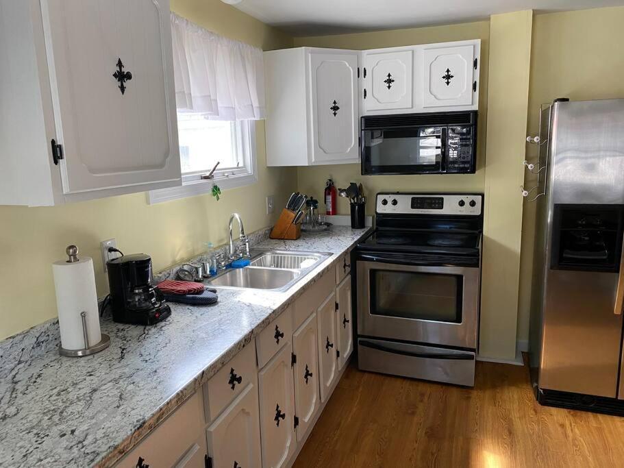 Sunny One Bedroom In Historic Downtown Довер Экстерьер фото